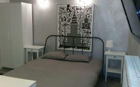 Studio Close To Old Town And Metro!